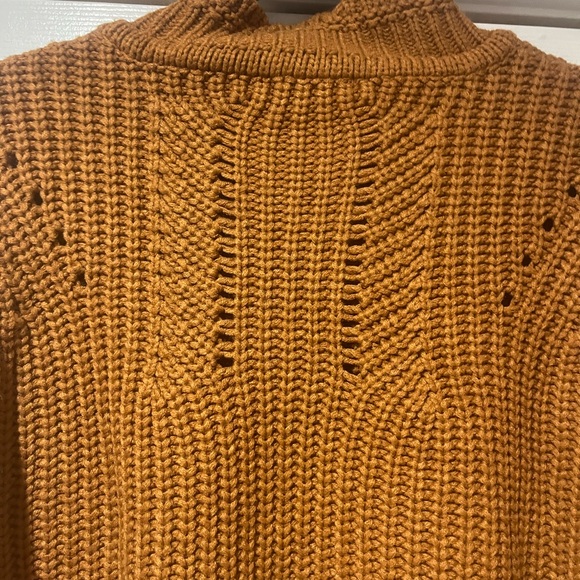 Elegant Women's Turtleneck Sweater - Tan - Picture 5 of 7